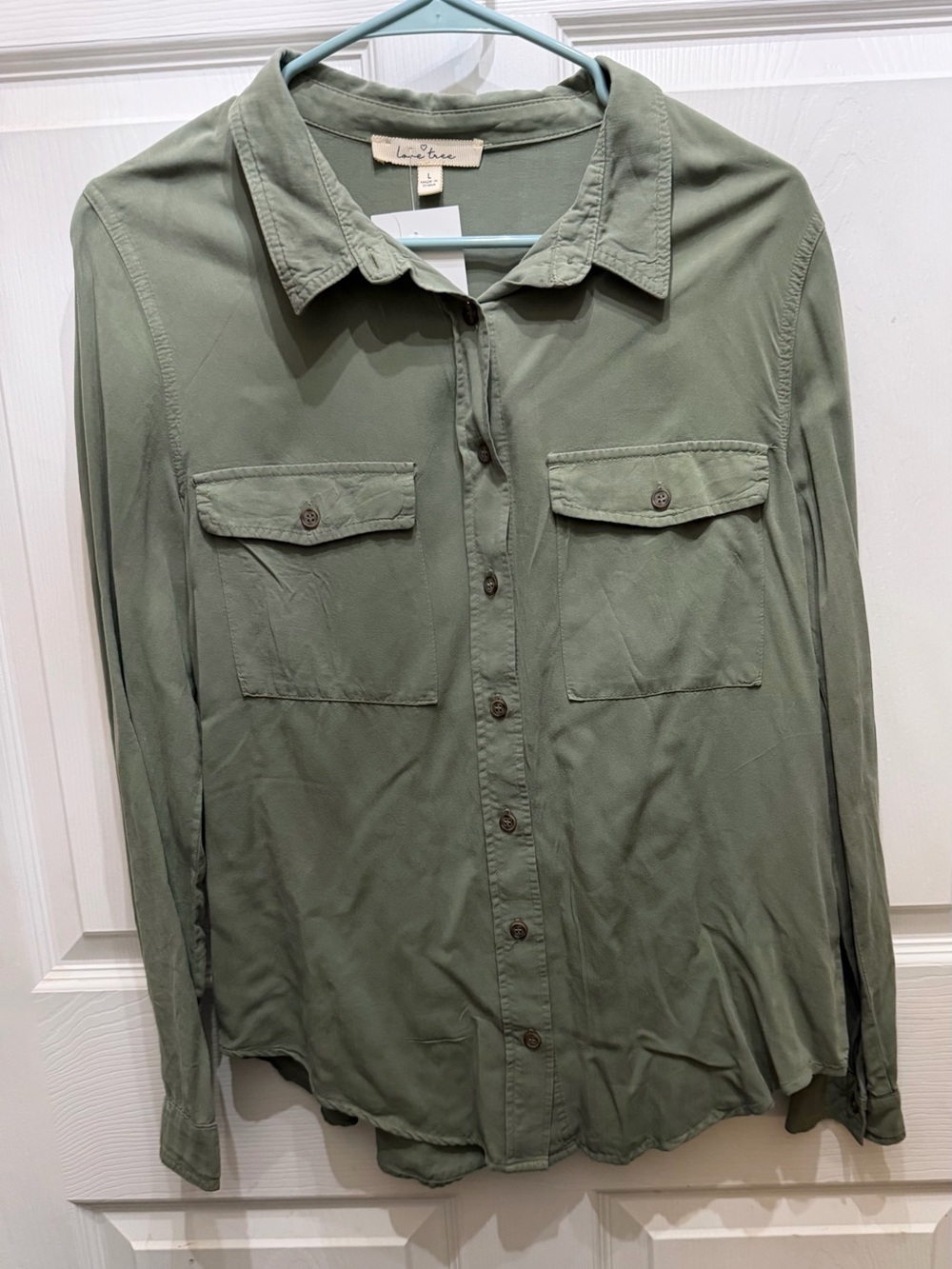 Love Tree “Always Be Great” Women’s Large Olive Lyocell Button Down Shirt NWT